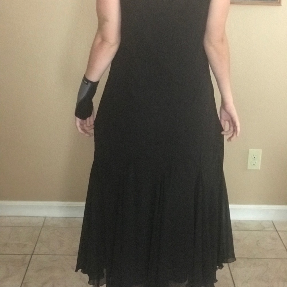 Dress - Picture 5 of 8
